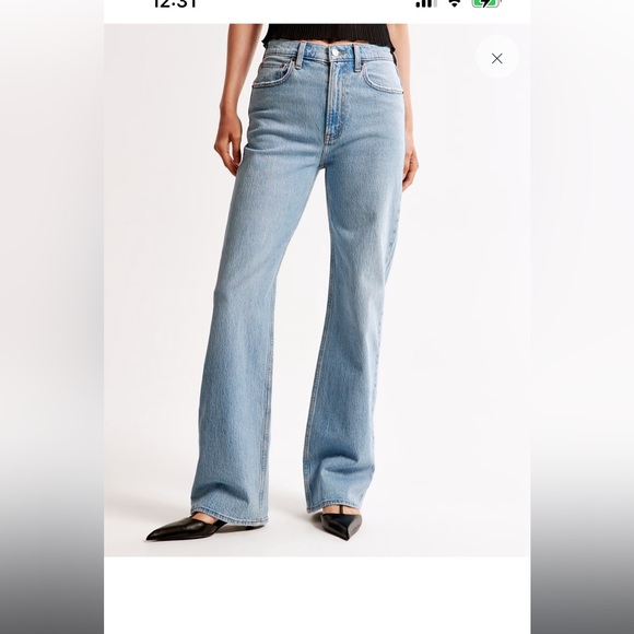 Abercrombie & Fitch 90's Relaxed High Rise Jeans - Picture 2 of 7